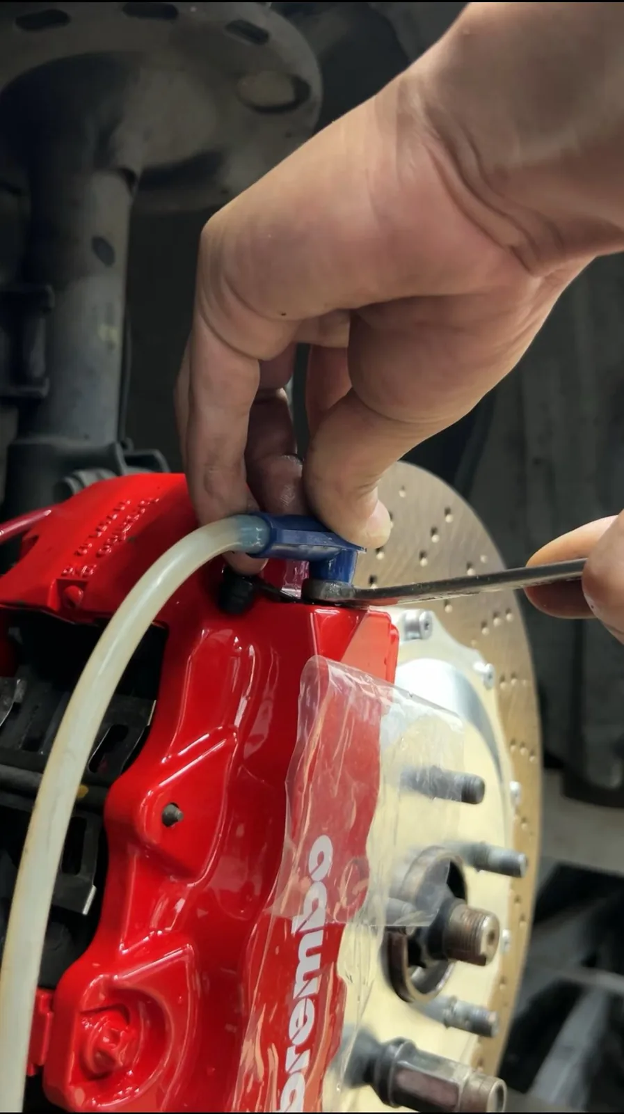 Brembo GT8 caliper installation paired with 380mm VINIC rotor on Toyota Alphard