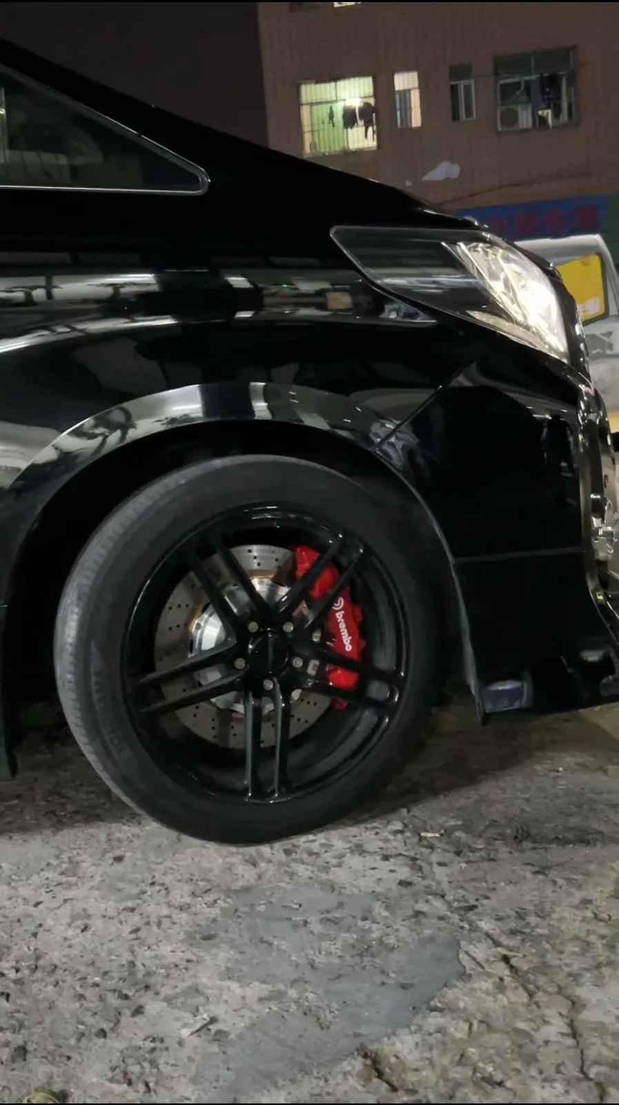 Toyota Alphard front stance with 380mm big brake rotor paired with Brembo GT8 caliper