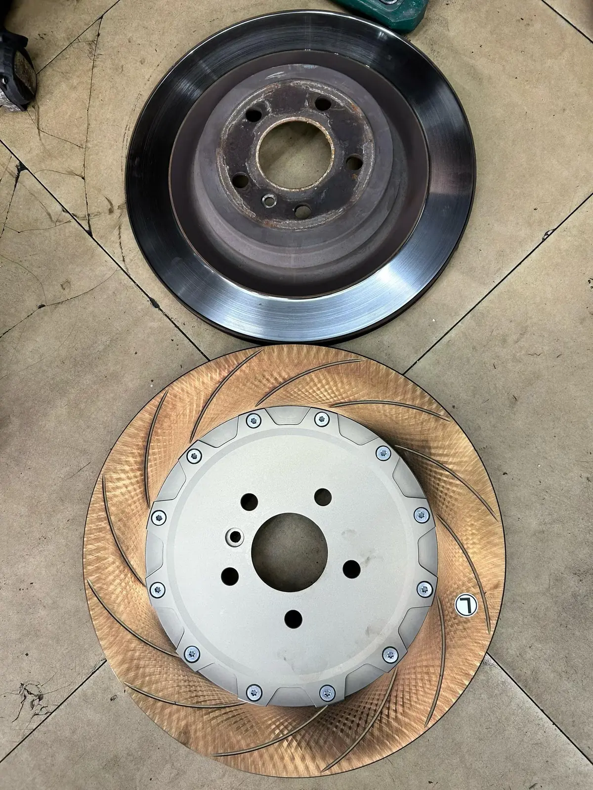Factory rotor vs VINIC 410mm two-piece slotted rotor comparison for Mercedes-Benz GLE