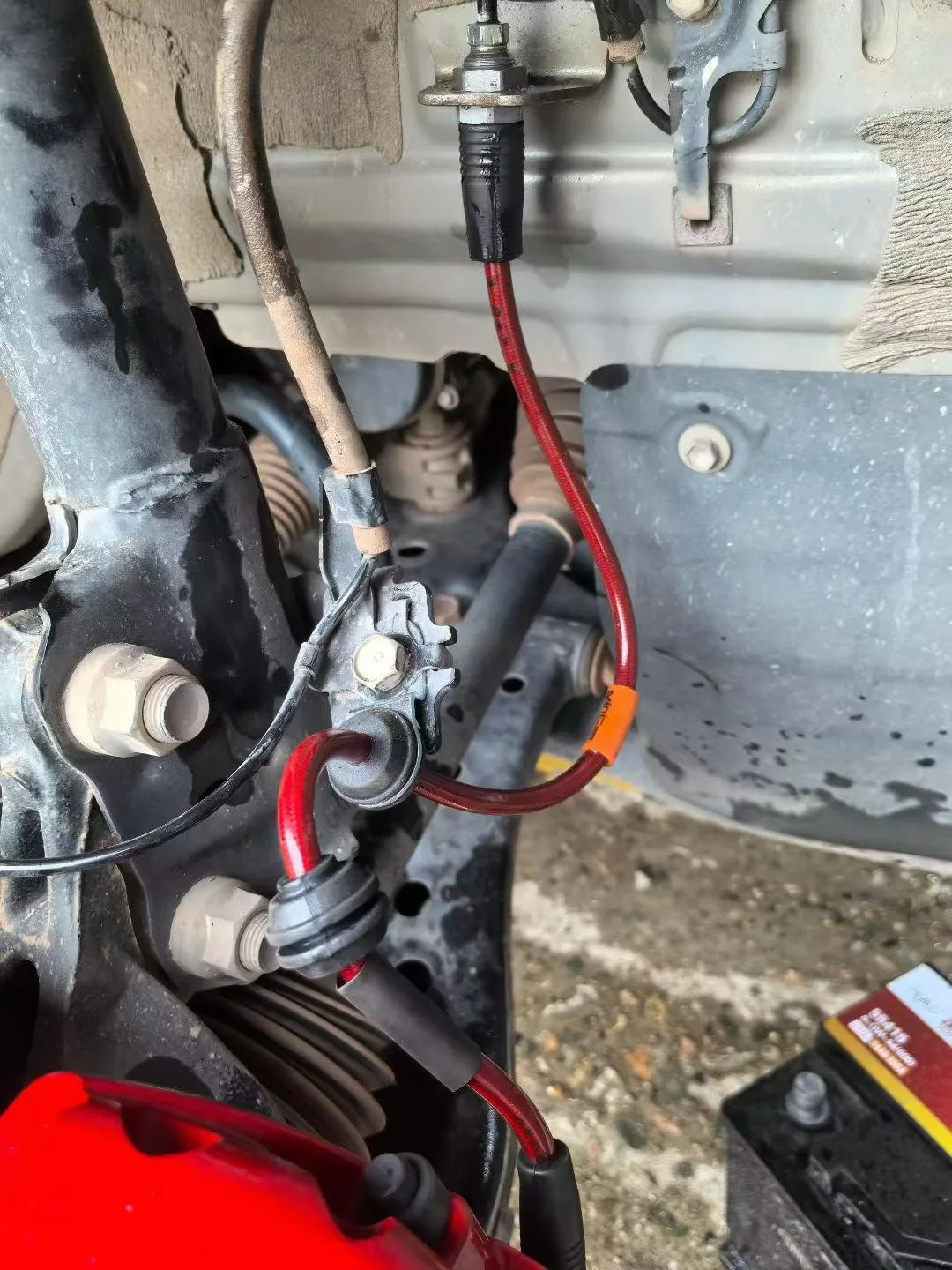 VINIC braided brake line installation on Toyota RAV4 front axle