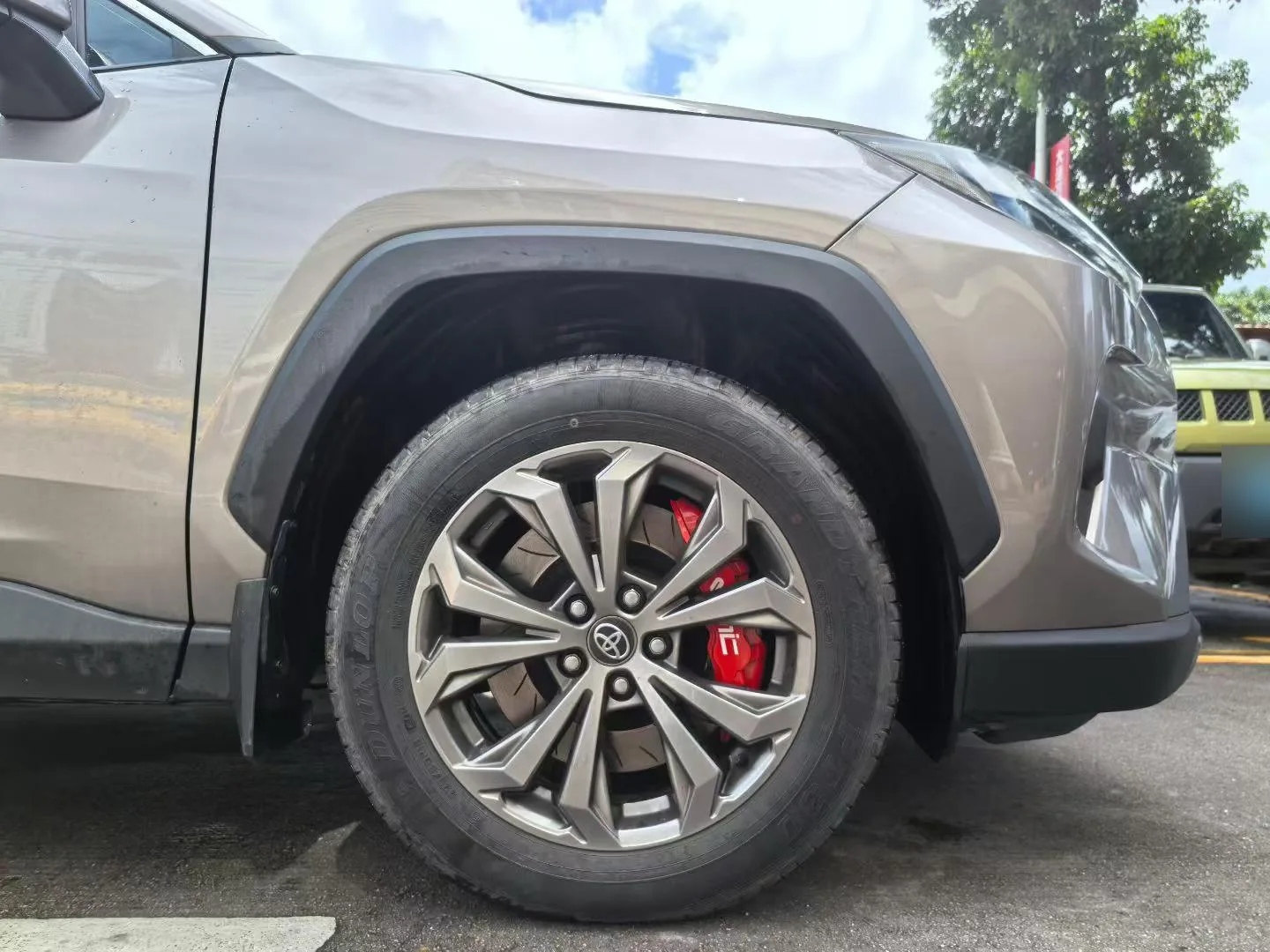 Toyota RAV4 front quarter with VINIC big brake upgrade on factory wheels