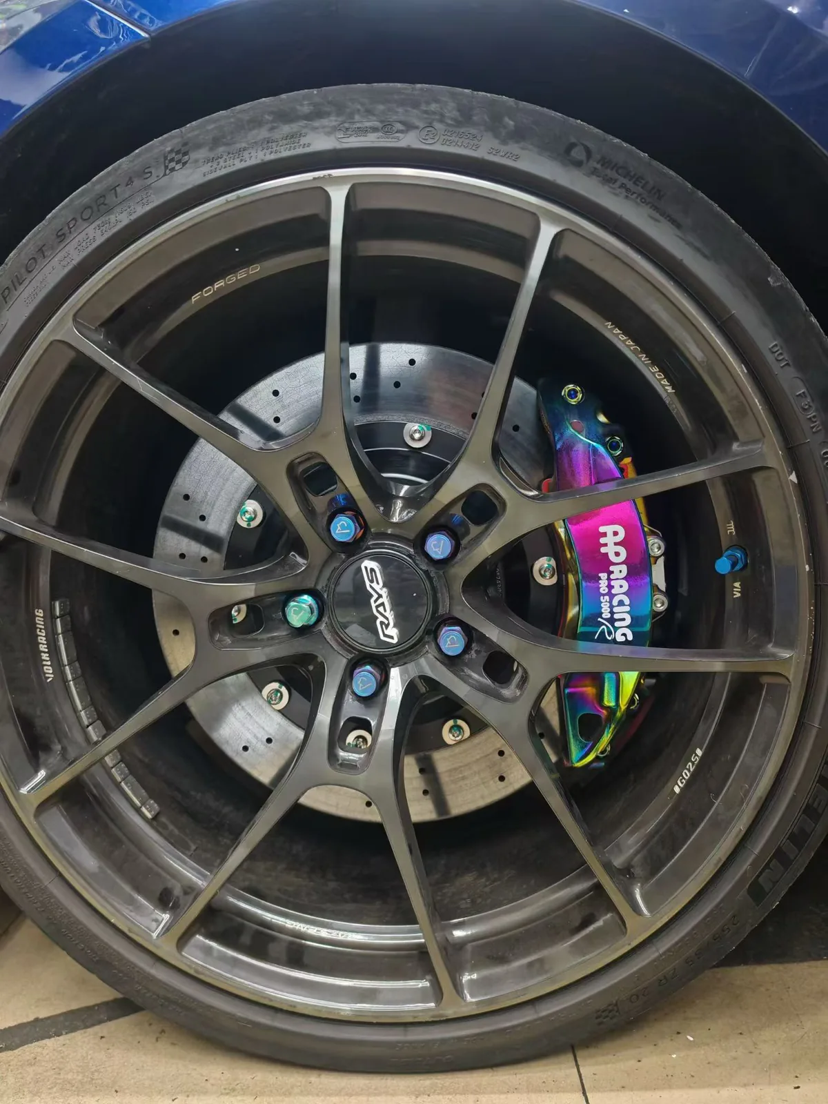 Tesla Model 3 Highland wheel with carbon-ceramic rotor and neo-chrome finished caliper